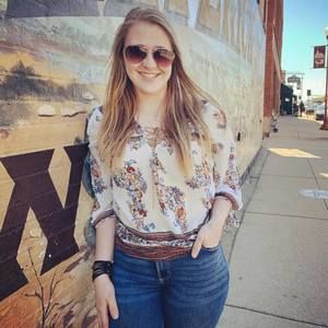 Meet your Posher, Holly